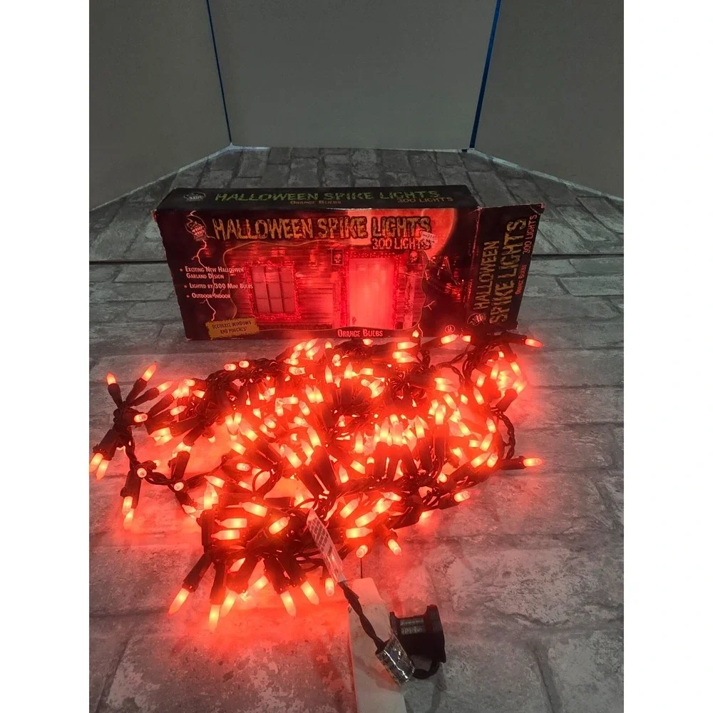 Tomb Town 300 Lights Halloween‎ Spike Mini Lights Orange NOS New 9 Feet